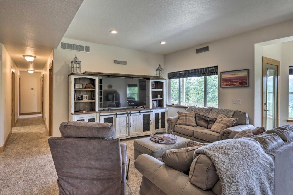 Upscale Mountain-View Manor with Deluxe Deck! Image 15