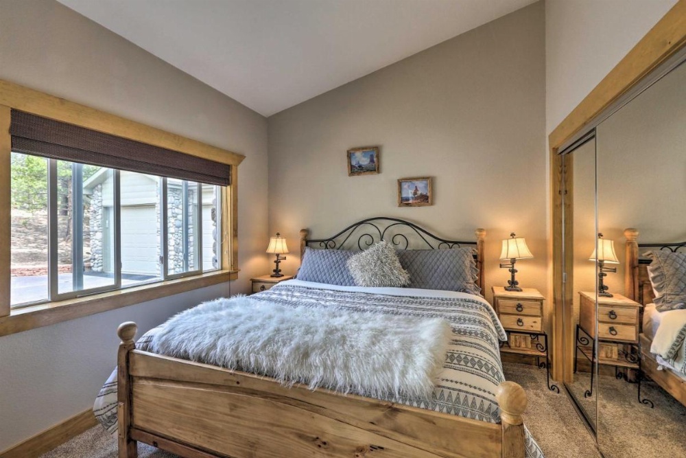 Upscale Mountain-View Manor with Deluxe Deck! Image 22
