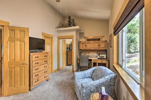 Upscale Mountain-View Manor with Deluxe Deck! image 23