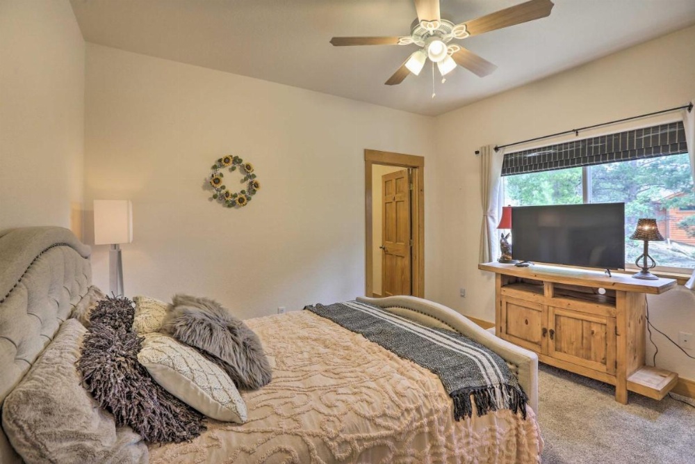 Upscale Mountain-View Manor with Deluxe Deck! Image 29