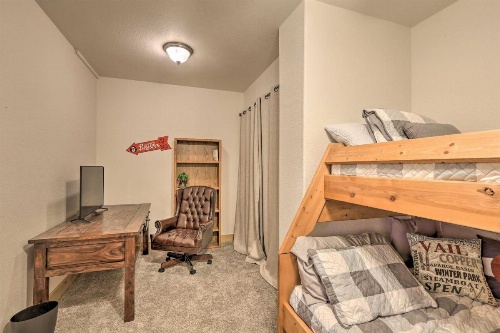 Upscale Mountain-View Manor with Deluxe Deck! image 34